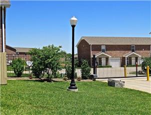 Centre Townhomes apartment in Clarksville, TN